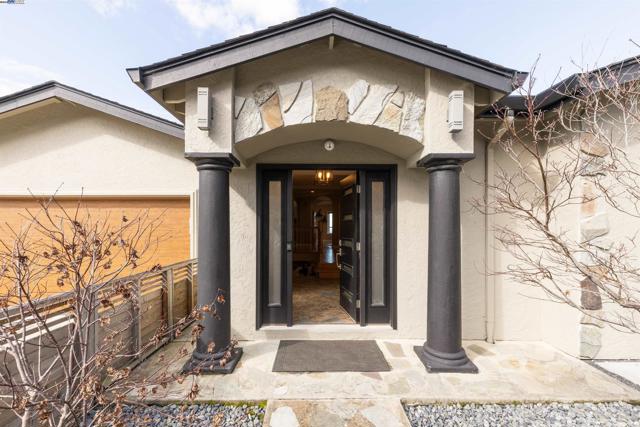 674 Corona Dr, Pacifica CA: https://media.crmls.org/mediaz/abfc141f-49b6-4af0-8ae9-028b55eeffb0.jpg