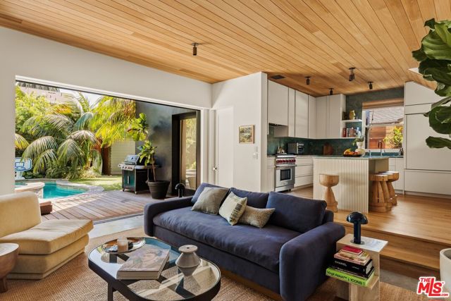 712 Nowita Place photo 22