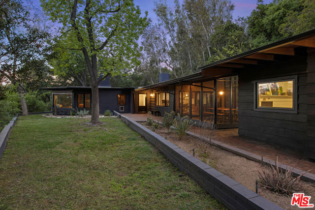 2235 Villa Heights Road, Pasadena CA: https://media.crmls.org/mediaz/abfcdf8c-7cf4-44da-bfaa-51f61f837a33.jpg