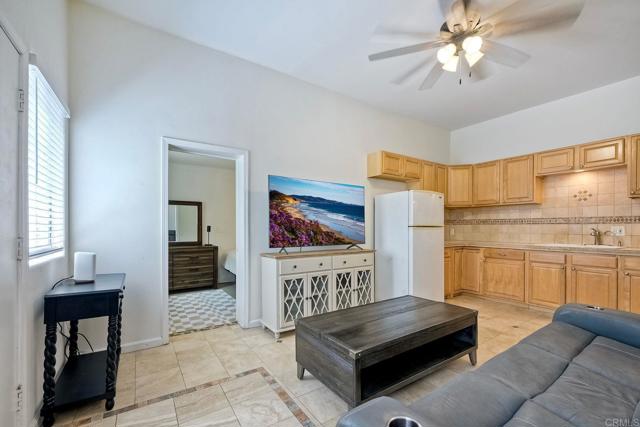Detail Gallery Image 8 of 41 For 343 Hill Dr, Vista,  CA 92083 - 3 Beds | 2 Baths