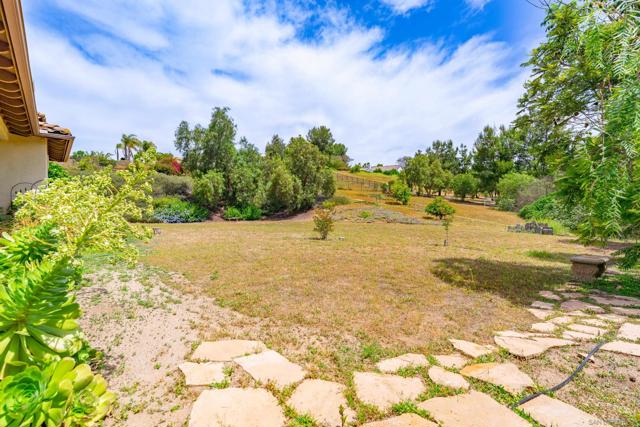 1964 Tracy Ct, Fallbrook CA: https://media.crmls.org/mediaz/abfd2e7f-f18e-4321-9aa6-df33663bab10.jpg