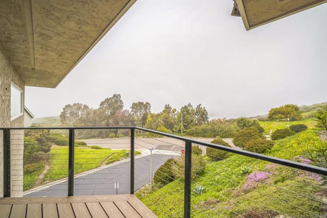 Detail Gallery Image 16 of 41 For 1763 Sky Loft Ln, Encinitas,  CA 92024 - 3 Beds | 3 Baths