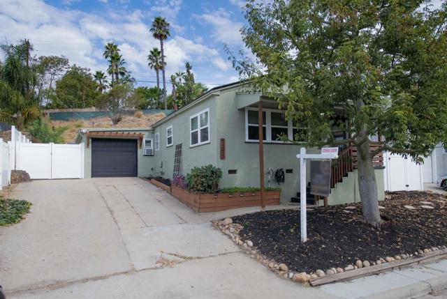 4272 Harbinson Avenue, La Mesa CA: https://media.crmls.org/mediaz/abfd9dba-08b7-49d3-895f-06586e834225.jpg