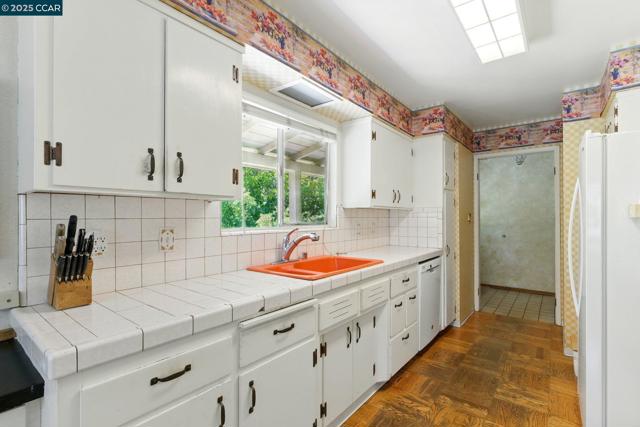 3363 Mcgraw Ln, Lafayette CA: https://media.crmls.org/mediaz/abfdcfd6-afdb-41cf-9887-9bb47b3a5508.jpg