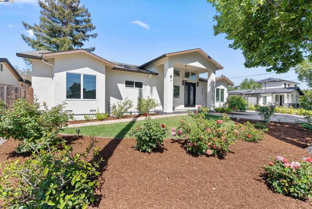 12763 Camrose Ave, Saratoga CA: https://media.crmls.org/mediaz/abfe11d8-9ad6-40de-b8dd-56419cb31be7.jpg