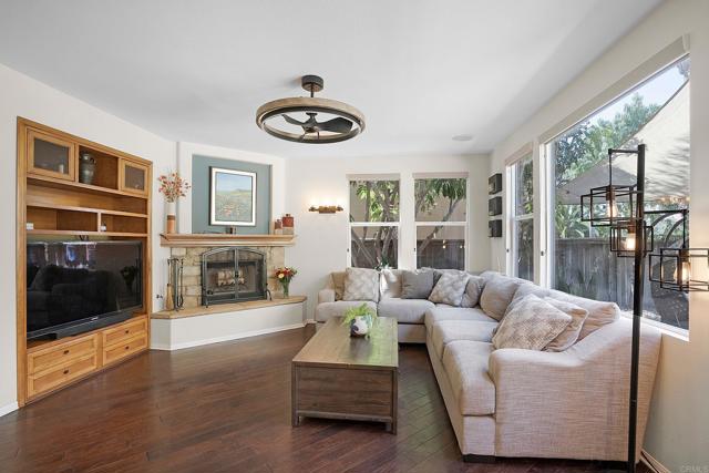 Detail Gallery Image 13 of 44 For 2217 Corte San Simeon, Chula Vista,  CA 91914 - 4 Beds | 3 Baths