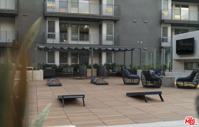 3425 W OLIVE Avenue, Burbank CA: https://media.crmls.org/mediaz/abfe2e63-6eef-40f8-807f-b4e8ddcf22a7.jpg
