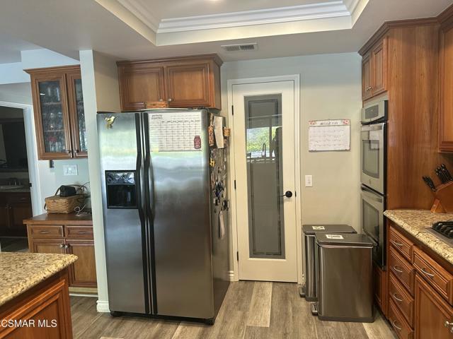 1961 Mccrea Road, Thousand Oaks CA: https://media.crmls.org/mediaz/abfe42e2-a575-4da6-b3de-38453f4d4456.jpg