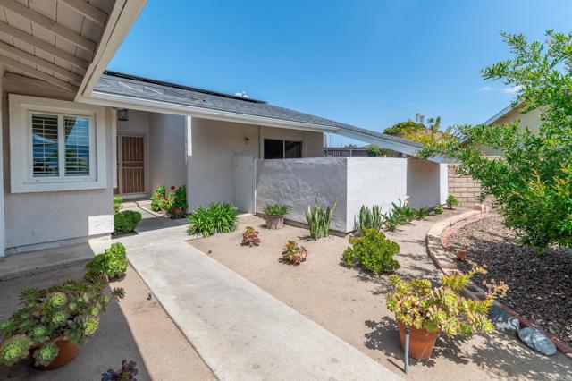 Detail Gallery Image 6 of 51 For 10762 via Del Sol, Spring Valley,  CA 91978 - 4 Beds | 2 Baths