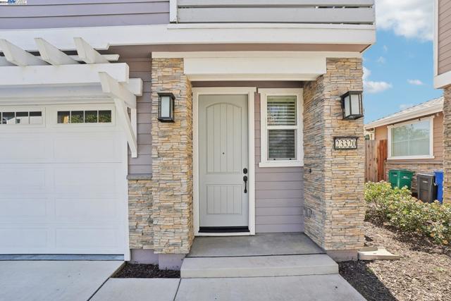 Image 5 of 45 For 23320 Wilmot Cir
