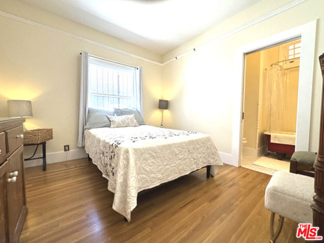 334 Belmont Avenue, Los Angeles CA: https://media.crmls.org/mediaz/abfefe55-8f8a-4b42-b43c-0db8f47a147b.jpg