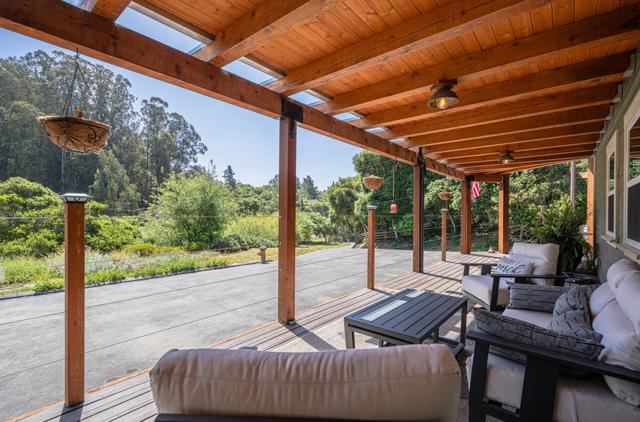 9247 Holly Hill Drive, Salinas CA: https://media.crmls.org/mediaz/abff1b57-fb18-4c9a-8070-d466c4742669.jpg