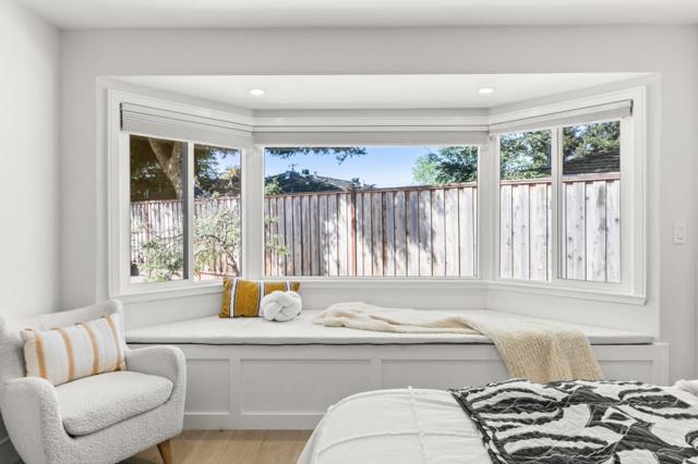 990 Rose Avenue, Mountain View CA: https://media.crmls.org/mediaz/ac010e0c-fe19-4d54-90aa-9af3b6f72735.jpg