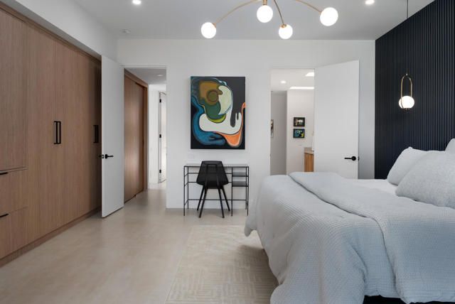 399 Desert Lakes Drive, Palm Springs CA: https://media.crmls.org/mediaz/ac011930-a65d-4831-be72-19385d08ef9b.jpg