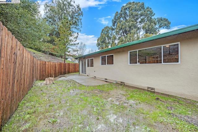 1036 Parkside Dr, Richmond CA: https://media.crmls.org/mediaz/ac0134a2-14e1-4356-8eb1-99a065ef24c2.jpg