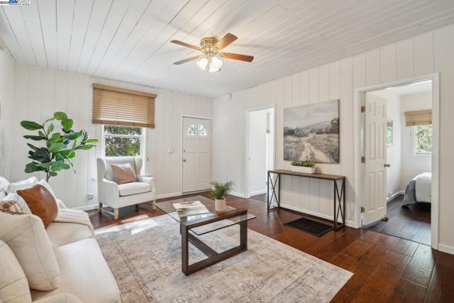11349 Alameda Ave, Brookdale CA: https://media.crmls.org/mediaz/ac013b36-eaa1-4c7e-ad09-27a571919e23.jpg