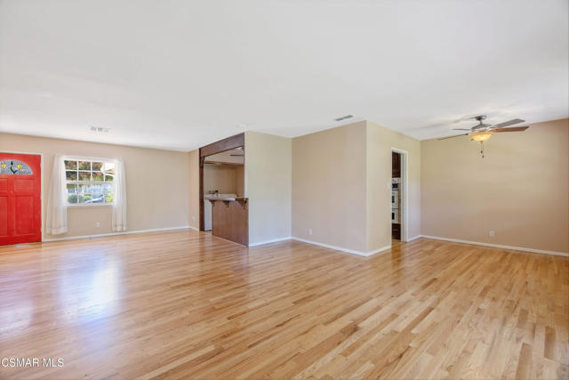 17335 Burton Street, Northridge CA: https://media.crmls.org/mediaz/ac016e51-84e7-46e5-b1b0-5d3bb3e868ed.jpg