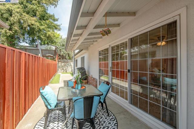 16560 Russell Ct, San Leandro CA: https://media.crmls.org/mediaz/ac016fd7-11d4-4210-8172-6bf6236078ae.jpg