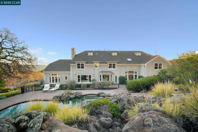 2420 Diablo Lakes Ln, Diablo CA: https://media.crmls.org/mediaz/ac01bf2d-4d38-4816-acbb-4a55169bce0e.jpg