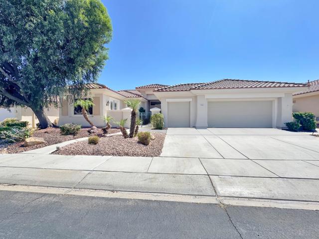 35925 Rosemont Drive, Palm Desert CA: https://media.crmls.org/mediaz/ac01f544-7db7-41d7-b53b-fcc58bd8e903.jpg