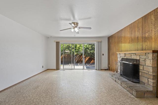 1500 Sunset Drive, Hollister CA: https://media.crmls.org/mediaz/ac021f78-9c04-4478-8586-38a7af16a980.jpg