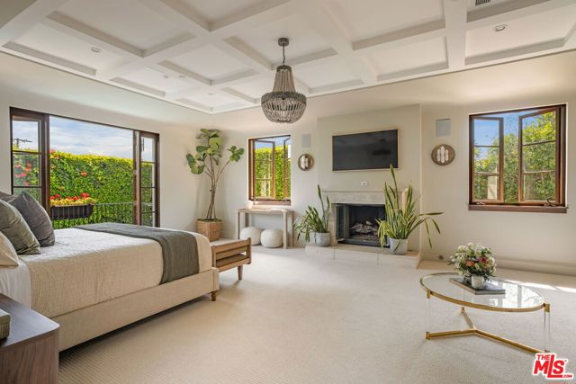 Drew Fenton | 182 N Carmelina Avenue Los Angeles CA | MLS: 7686952