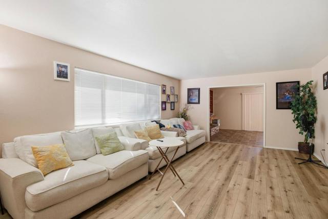 503 W Fox Court, Redwood City CA: https://media.crmls.org/mediaz/ac02b124-99fe-4c15-9740-01c0fafb864e.jpg