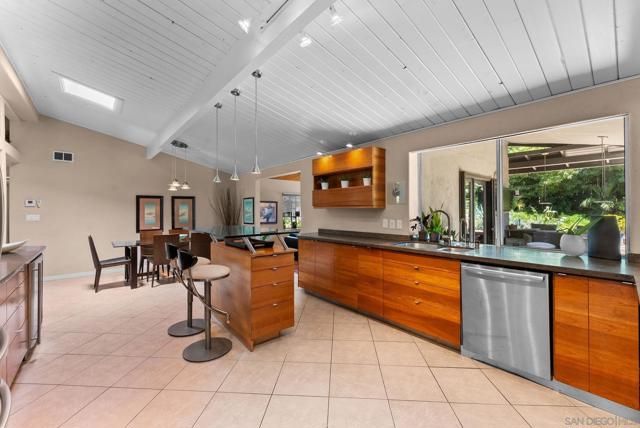 1767 Wind River Road, El Cajon CA: https://media.crmls.org/mediaz/ac02d122-d420-494f-ab17-86c3bdecab9d.jpg