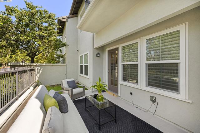 24 Dauphine, Newport Coast CA: https://media.crmls.org/mediaz/ac02ef09-4d6f-4a83-b3d9-59531da594c0.jpg