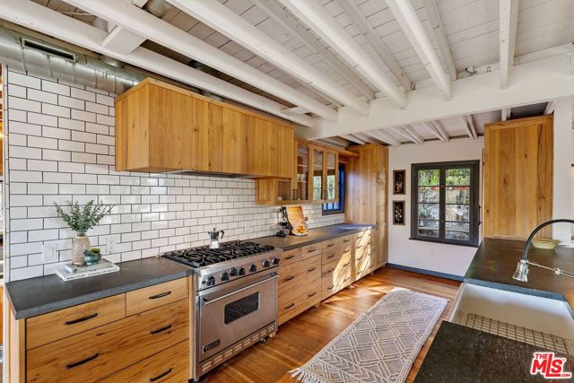 1551 Penny Road, Topanga CA: https://media.crmls.org/mediaz/ac03df23-5ea9-4d0f-b675-df0e9f84387e.jpg