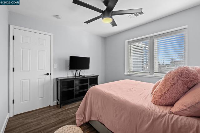 1627 Livingston Ln, Richmond CA: https://media.crmls.org/mediaz/ac0553f7-8d5b-423e-bb0d-83b14ba823a4.jpg