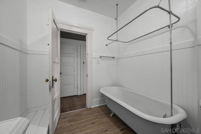 1821 25 Cypress Ave, San Diego CA: https://media.crmls.org/mediaz/ac05ea07-4470-49e4-b9ee-5ed2fa899648.jpg