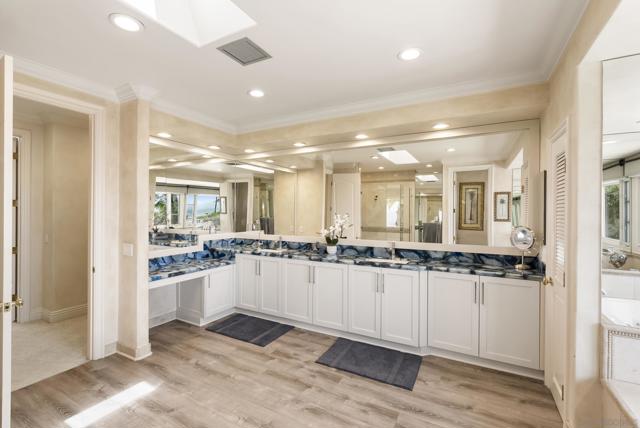 617 Gage Drive, San Diego CA: https://media.crmls.org/mediaz/ac06006a-d8b9-424c-8ad0-172fa9d2aa02.jpg