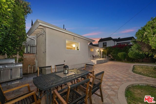 465 N Kilkea Drive, Los Angeles CA: https://media.crmls.org/mediaz/ac0643c2-e0c0-4727-9a07-99a747ca8fe4.jpg
