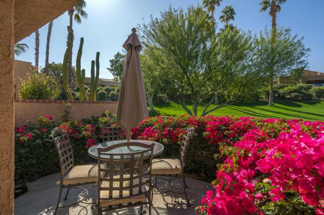 48629 Sundrop Court, Palm Desert CA: https://media.crmls.org/mediaz/ac06a410-5888-4160-8efa-817fc469195c.jpg