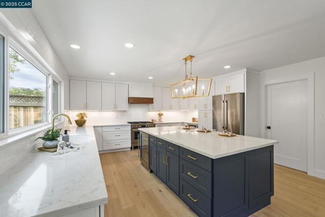 3715 Liscome Way, Concord CA: https://media.crmls.org/mediaz/ac071d83-4e5d-4c22-b1f2-548b73640f97.jpg