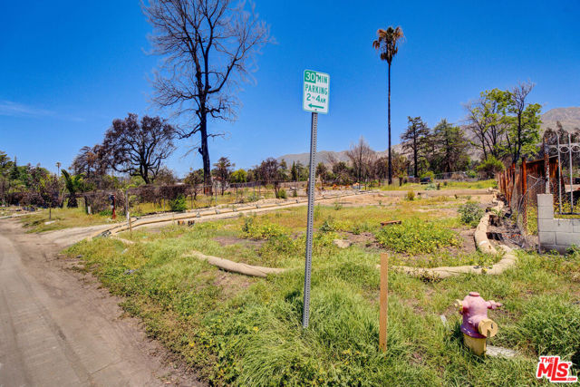 691 E Pine Street, Altadena CA: https://media.crmls.org/mediaz/ac077884-3ab6-4549-bc76-98cbbca8bfde.jpg