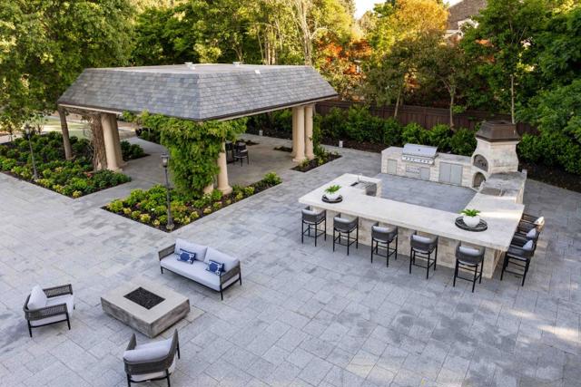 176 Encinal Avenue, Atherton CA: https://media.crmls.org/mediaz/ac07a257-5b99-488b-a11e-5f684f70c553.jpg