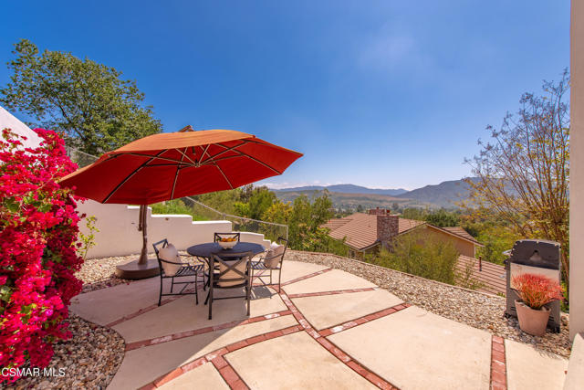 28333 Foothill Drive, Agoura Hills CA: https://media.crmls.org/mediaz/ac07b7ee-2130-43e0-adc2-71a621b90ab1.jpg
