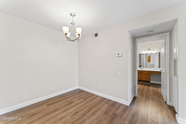 1190 Tivoli Lane, Simi Valley CA: https://media.crmls.org/mediaz/ac07df06-36e1-489b-a033-9d74ead8fc6c.jpg