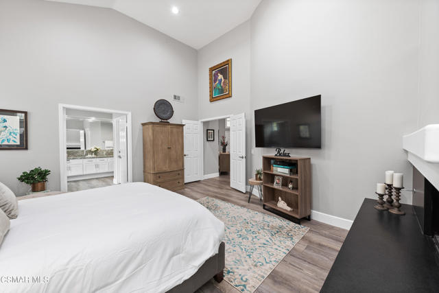 4646 Pine Valley Place, Westlake Village CA: https://media.crmls.org/mediaz/ac07f1ad-c0e3-4848-b0f2-35f67af23587.jpg