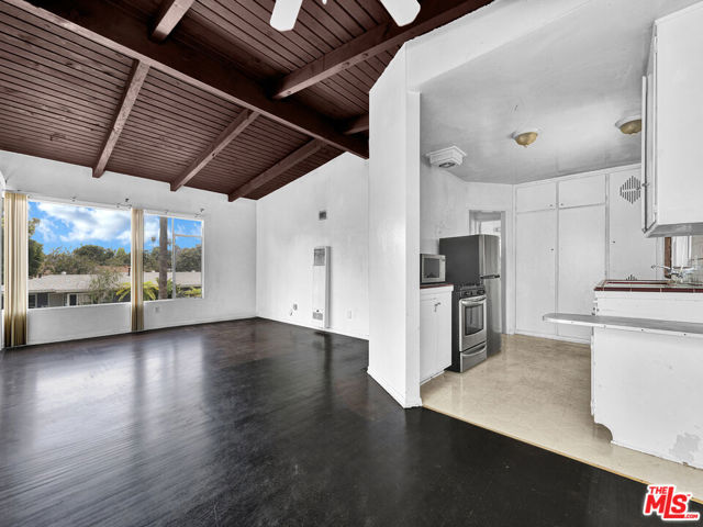 5401 Thornburn Street, Los Angeles CA: https://media.crmls.org/mediaz/ac0822ce-7ab9-46f1-ab7a-e8ed62c2e103.jpg