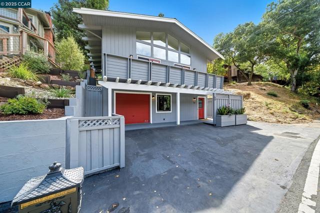 50 Brookwood Rd, Orinda CA: https://media.crmls.org/mediaz/ac084d6c-8c51-4282-ace7-d68d999e4d8a.jpg
