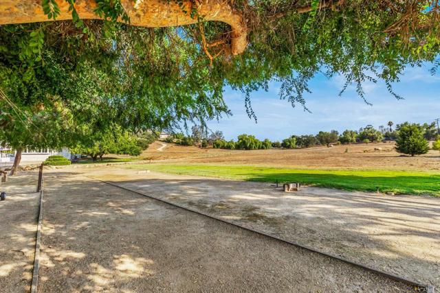 28890 Lilac Road, Valley Center CA: https://media.crmls.org/mediaz/ac089694-83d3-40ff-9888-039fdef8d21e.jpg
