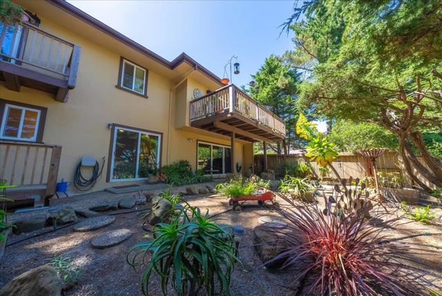 1 Windsor Rise, Monterey CA: https://media.crmls.org/mediaz/ac08d391-b8df-4178-906f-82b95f756f2b.jpg