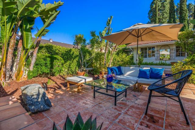 27126 Mariscal Ln, Mission Viejo CA: https://media.crmls.org/mediaz/ac0a6365-bf74-42f2-93ac-b6af5891bd81.jpg