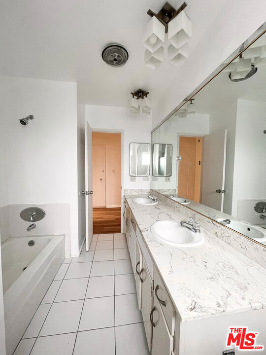 935 North Alfred Street, 5 photo 9