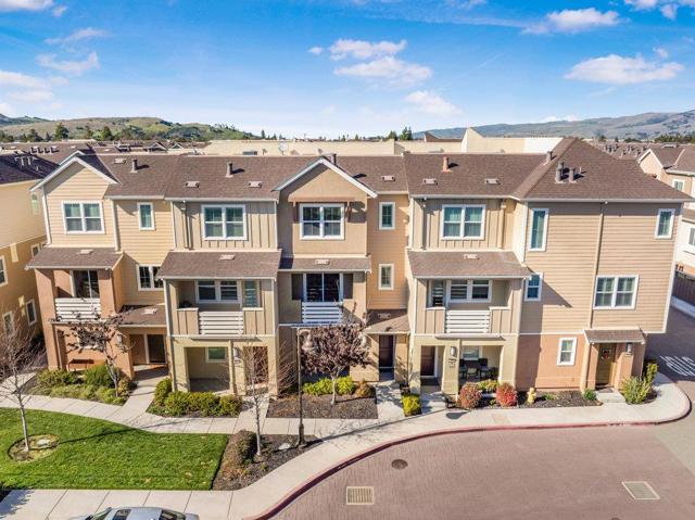 184 Lewis Lane, Morgan Hill CA: https://media.crmls.org/mediaz/ac0b49ee-ece7-460a-9e2a-8150d8f0fc59.jpg