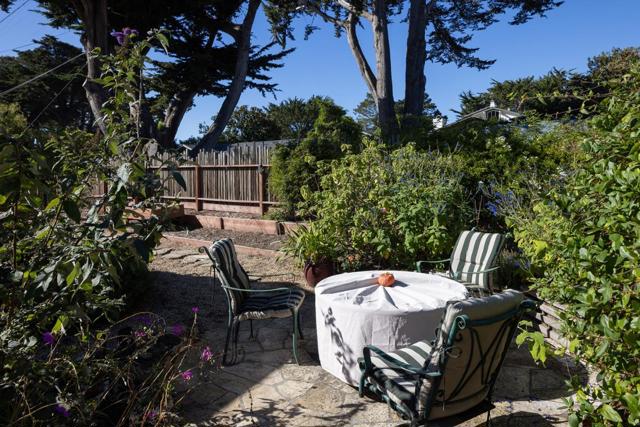 26027 Mesa Drive, Carmel CA: https://media.crmls.org/mediaz/ac0ccdbb-9e64-49ab-83c1-f7ab26717267.jpg