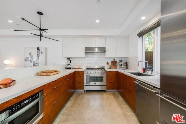 811 19th Street, 3 photo 5